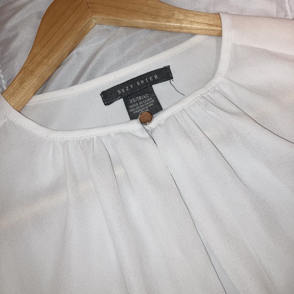 White Suzy Shier formal blouse size xs - Picture 2 of 3
